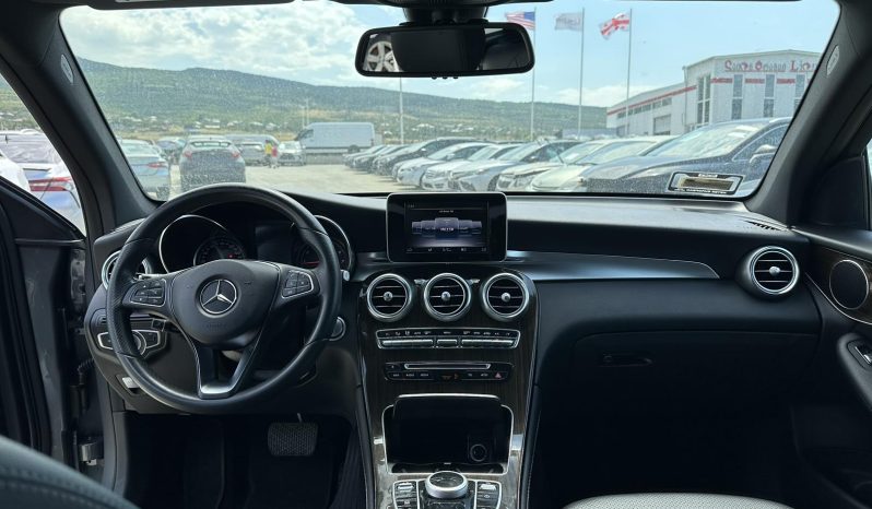 
								Mercedes-Benz glc 300 full									