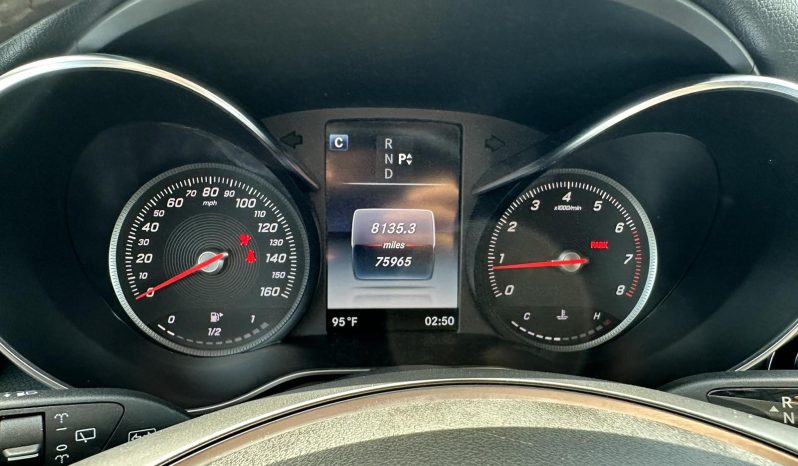 
								Mercedes-Benz glc 300 full									