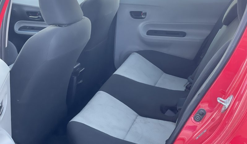 
								Toyota Prius C full									