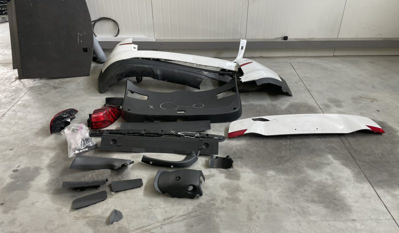 
								Hyundai Tucson full									