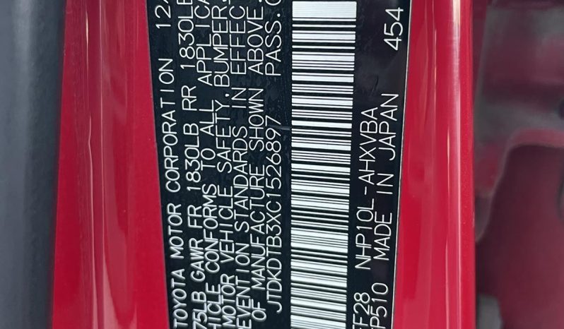 
								Toyota Prius C full									