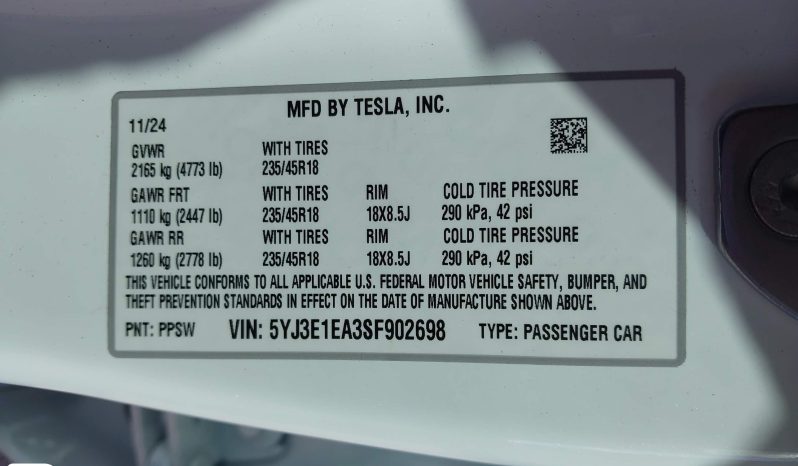 
								Tesla Model 3 full									