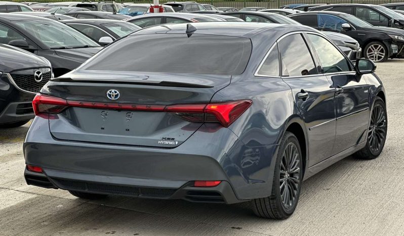 
								Toyota Avalon full									