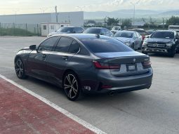 BMW 33O