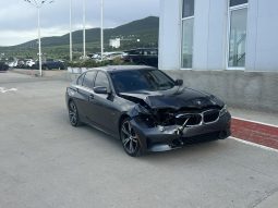 BMW 33O