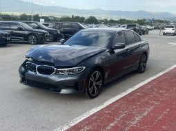 BMW 33O
