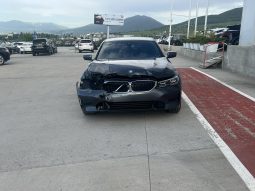 BMW 33O