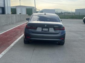 BMW 33O