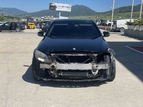 MERCEDES-BENZ C300
