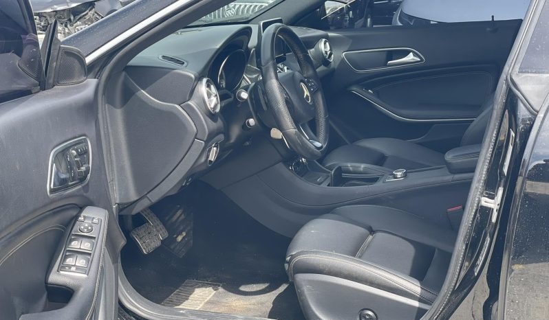 
								Mercedes-benz cla 250 full									