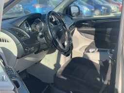 
										Chrysler Town and country full									