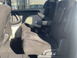 
										Chrysler Town and country full									
