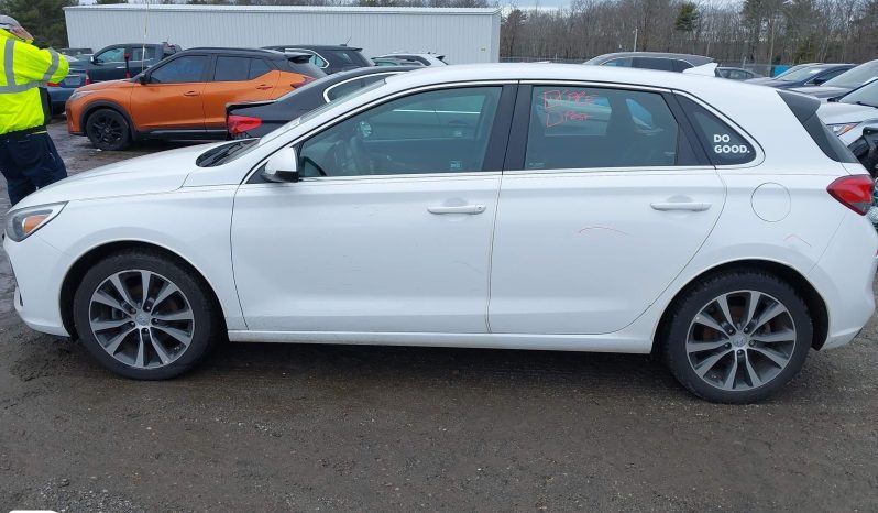 
								HYUNDAI ELANTRA GT full									