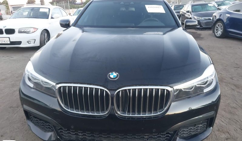
								BMW 740i full									