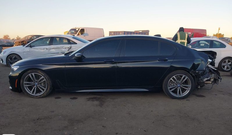 
								BMW 740i full									