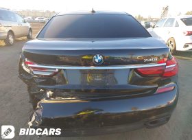 BMW 740i