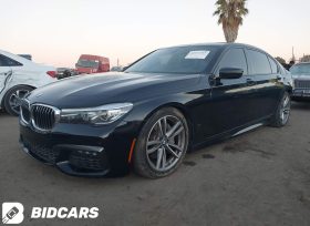 BMW 740i