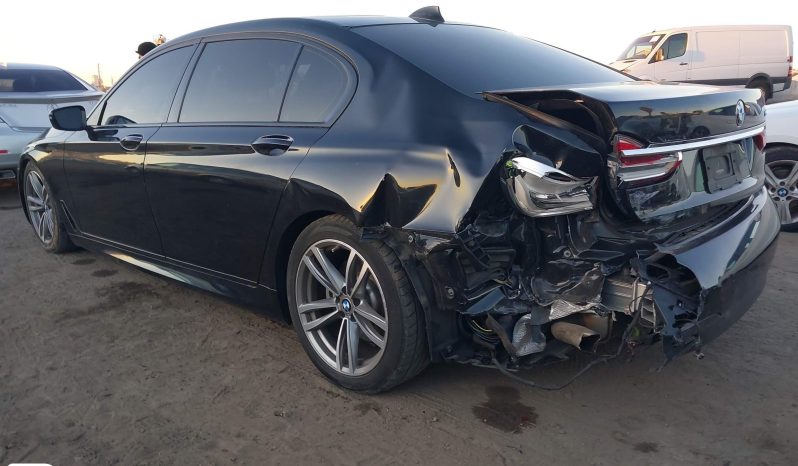 
								BMW 740i full									