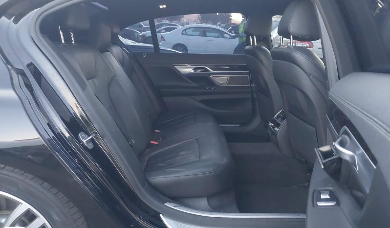 
								BMW 740i full									