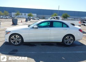 MERCEDES-BENZ C300