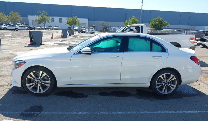 
								MERCEDES-BENZ C300 full									