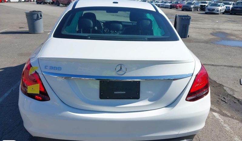 
								MERCEDES-BENZ C300 full									
