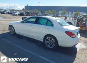 MERCEDES-BENZ C300