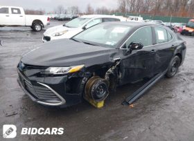 TOYOTA CAMRY