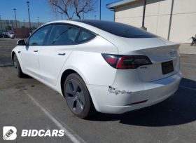TESLA MODEL 3