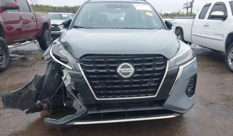 
								NISSAN KICKS full									