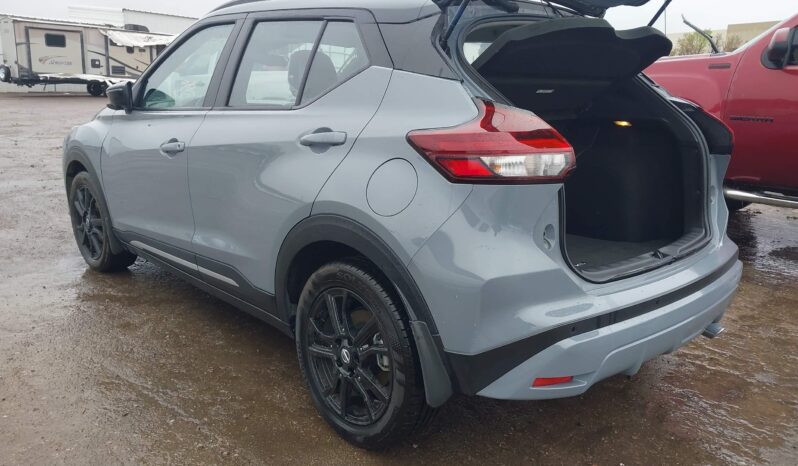 
								NISSAN KICKS full									