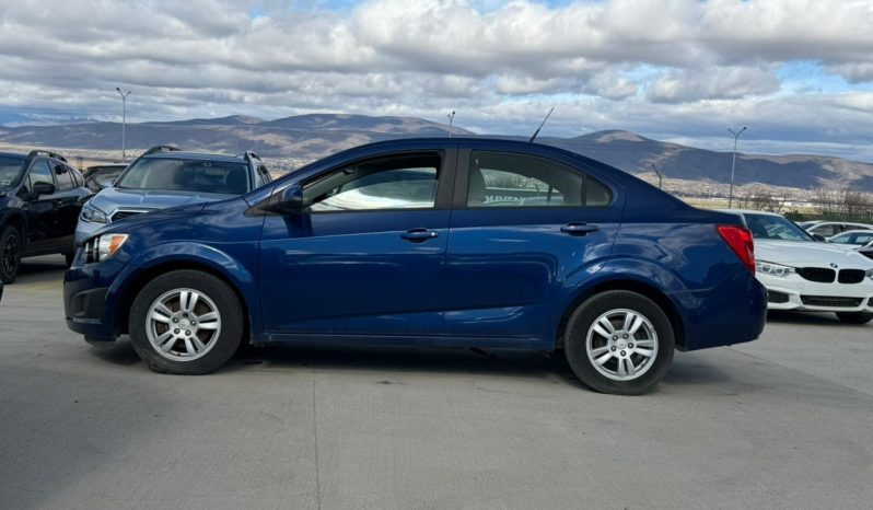 
								CHEVROLET SONIC full									