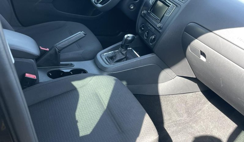 
								Volkswagen jetta full									
