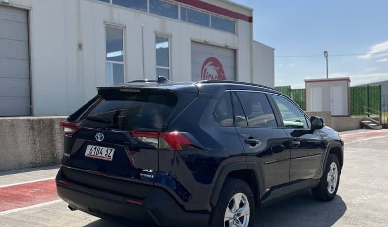 
								TOYOTA RAV 4 XLE full									