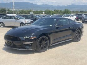 FORD MUSTANG