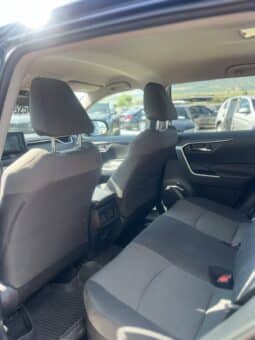 
										TOYOTA RAV 4 XLE full									