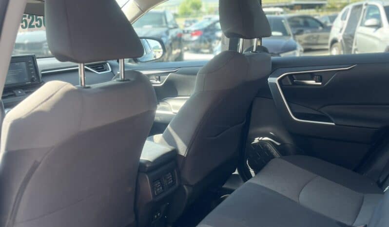 
								TOYOTA RAV 4 XLE full									
