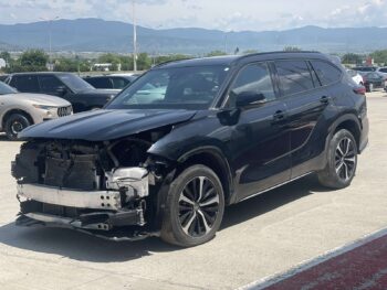 TOYOTA HIGLANDER