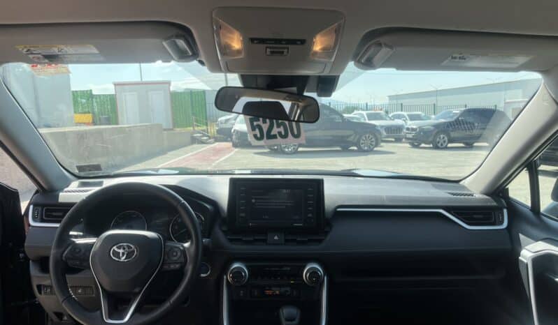 
								TOYOTA RAV 4 XLE full									