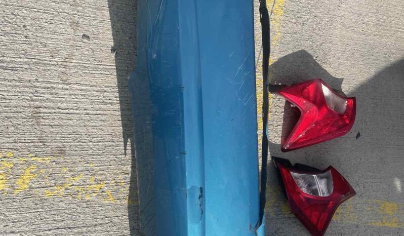 
								nissan versa full									