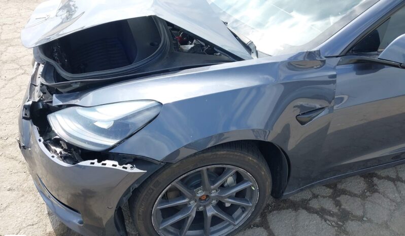 
								TESLA MODEL 3 full									