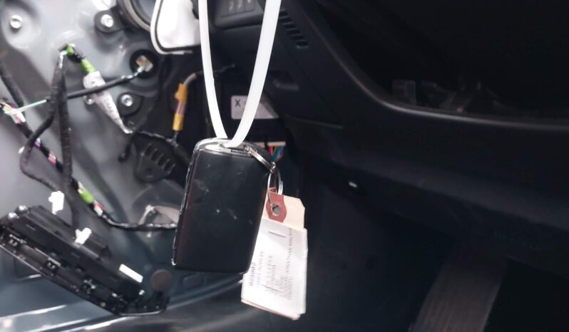
								MAZDA CX-30 full									