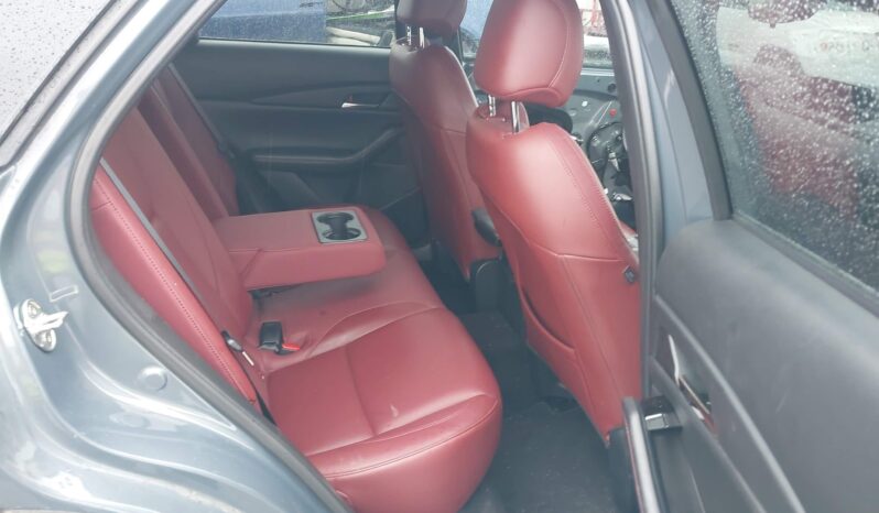 
								MAZDA CX-30 full									