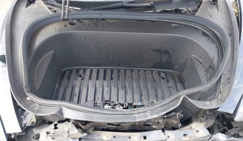 
								TESLA MODEL 3 full									