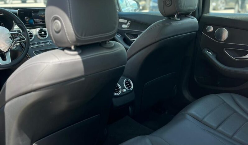 
								Mercedes-Benz C300 full									