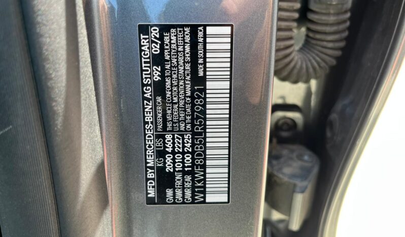 
								Mercedes-Benz C300 full									