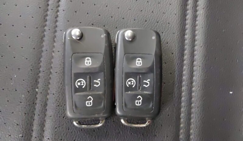 
								VOLKSWAGEN PASSAT full									
