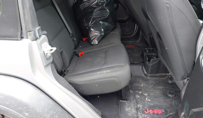 
								Jeep Wrangler, Unlimited Sport S 4X4 full									