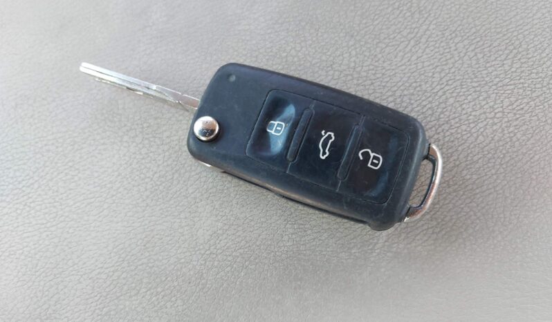 
								VOLKSWAGEN PASSAT full									