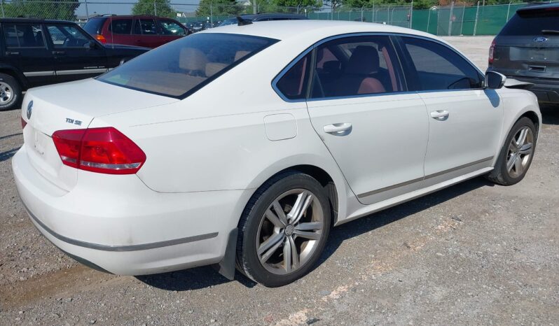
								VOLKSWAGEN PASSAT full									